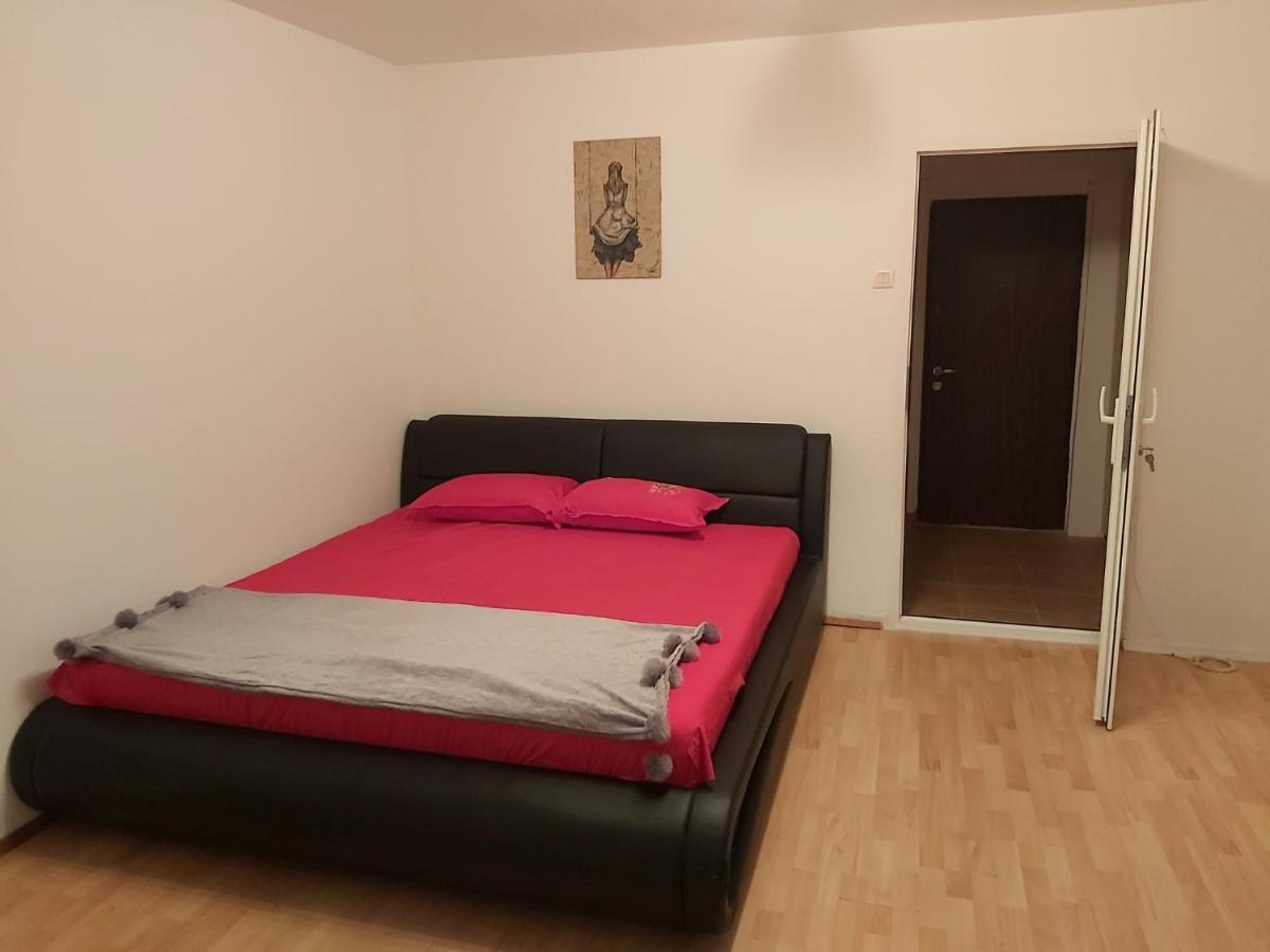 Metroufavoritgarsoniera Apartment Bucureşti Exterior foto