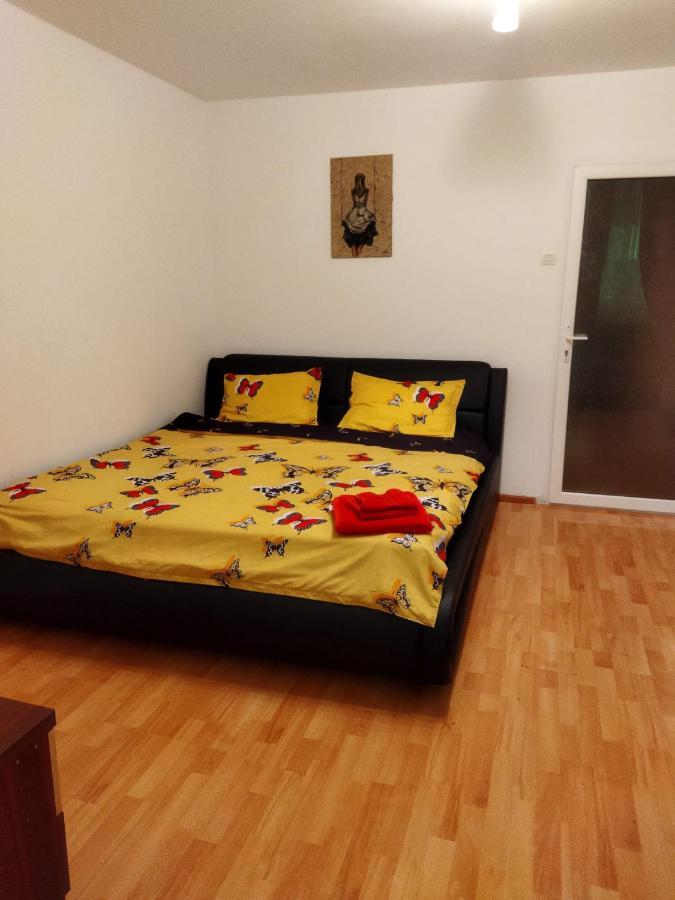 Metroufavoritgarsoniera Apartment Bucureşti Exterior foto